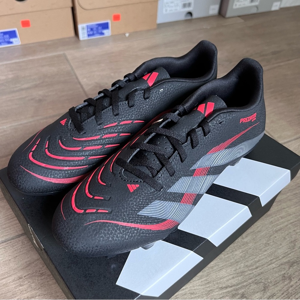 adidas Predator Club Firm/Multi-Ground Soccer Cleat